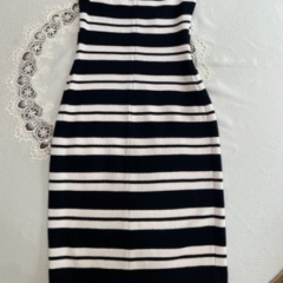 St John knit Dress size 4, Black and Cream stripe - Picture 4 of 4